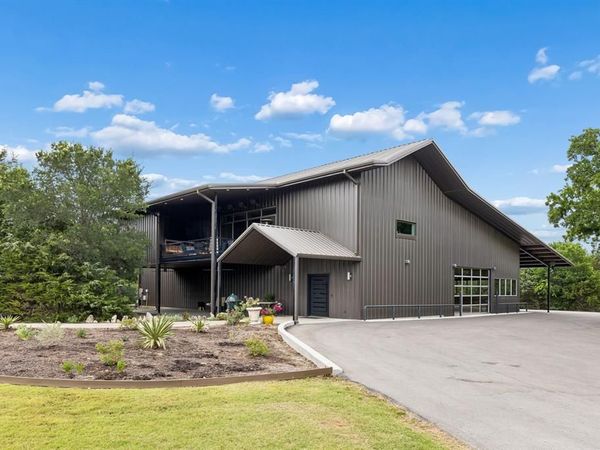 1306 Morrow Road, Valley View, TX 76272