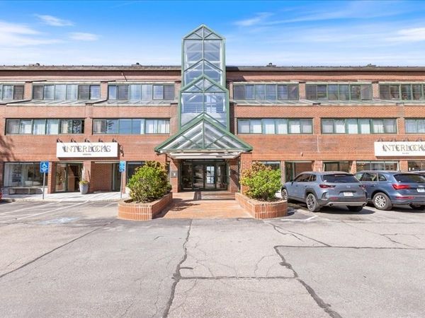 58 Merrimac Street, Unit 3-5, Newburyport, MA 01950
