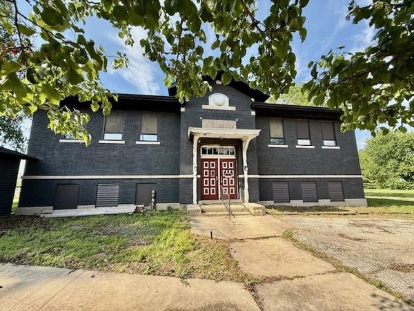 108 W Chestnut Street, Bondville, IL 61815