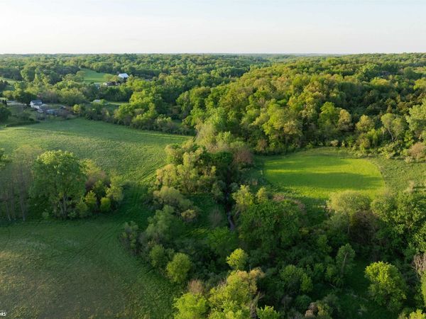 2764 140th Street NE, Swisher, IA 52338