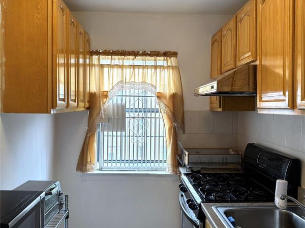 78-16 147th St, Unit 3C, Kew Garden Hills, NY 11367