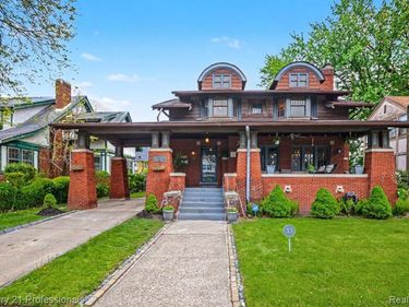 33 Moss Street, Highland Park, MI 48203