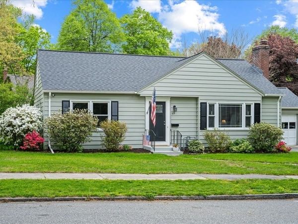 89 Weymouth St, Springfield, MA 01108