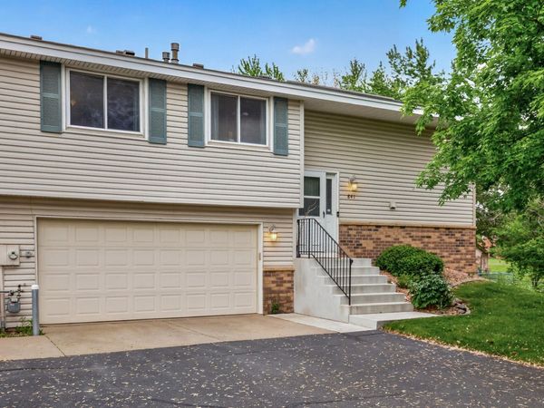 841 Evergreen Circle, Burnsville, MN 55337