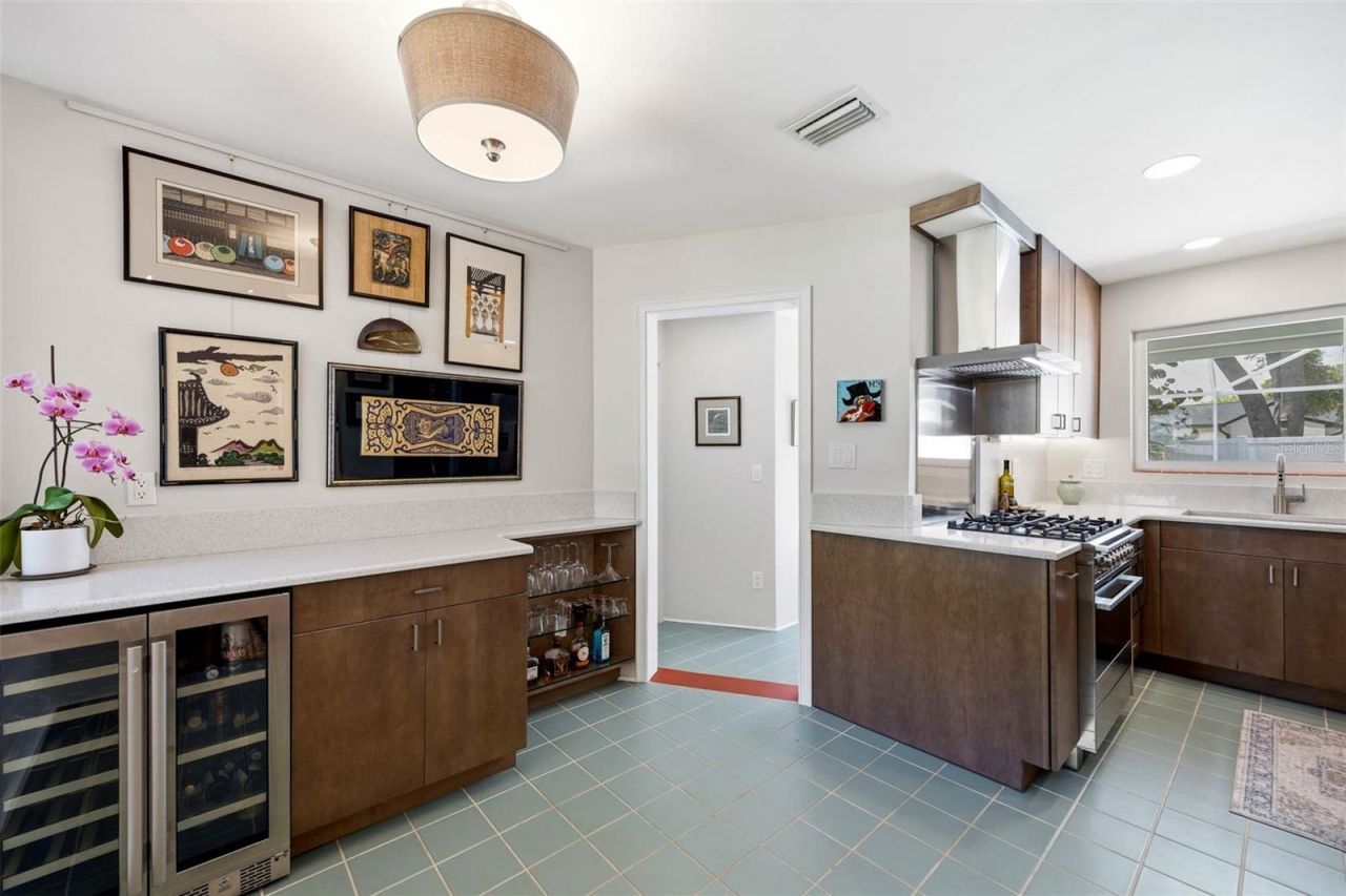 6311 Bahama Shores Drive S, Saint Petersburg, FL 33705 Photo