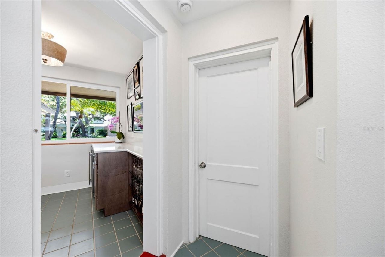 6311 Bahama Shores Drive S, Saint Petersburg, FL 33705 Photo