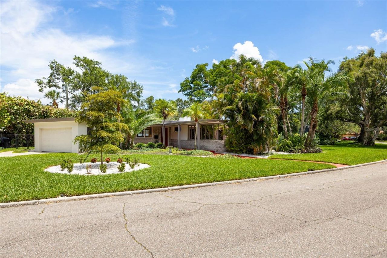 6311 Bahama Shores Drive S, Saint Petersburg, FL 33705 Photo