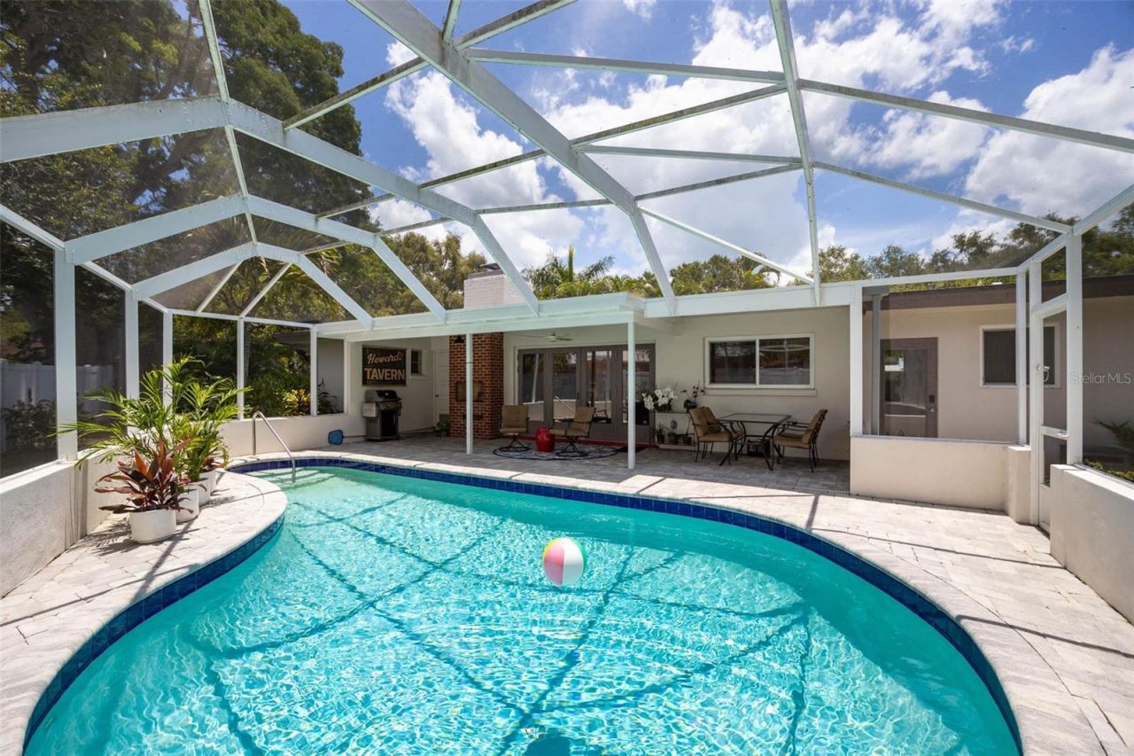 6311 Bahama Shores Drive S, Saint Petersburg, FL 33705 Photo