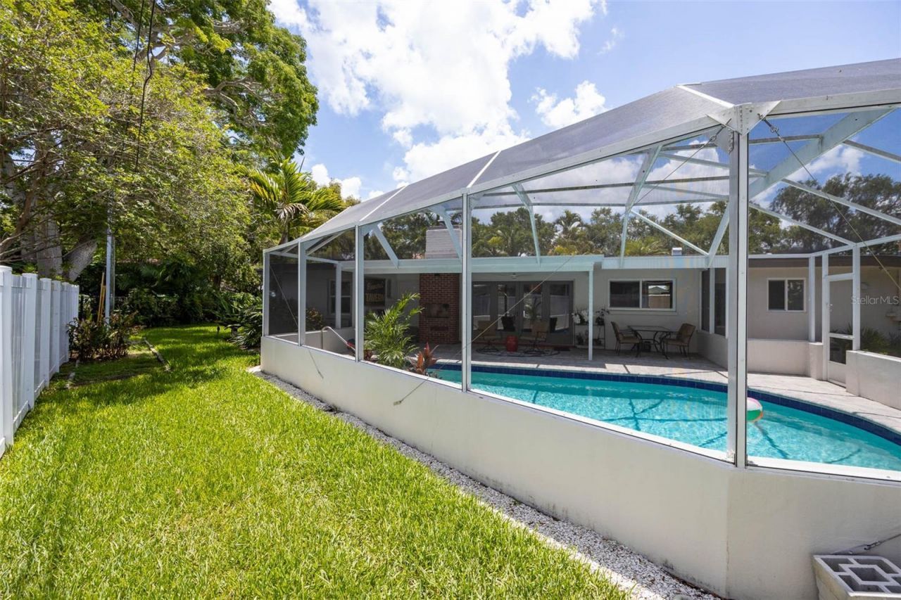 6311 Bahama Shores Drive S, Saint Petersburg, FL 33705 Photo