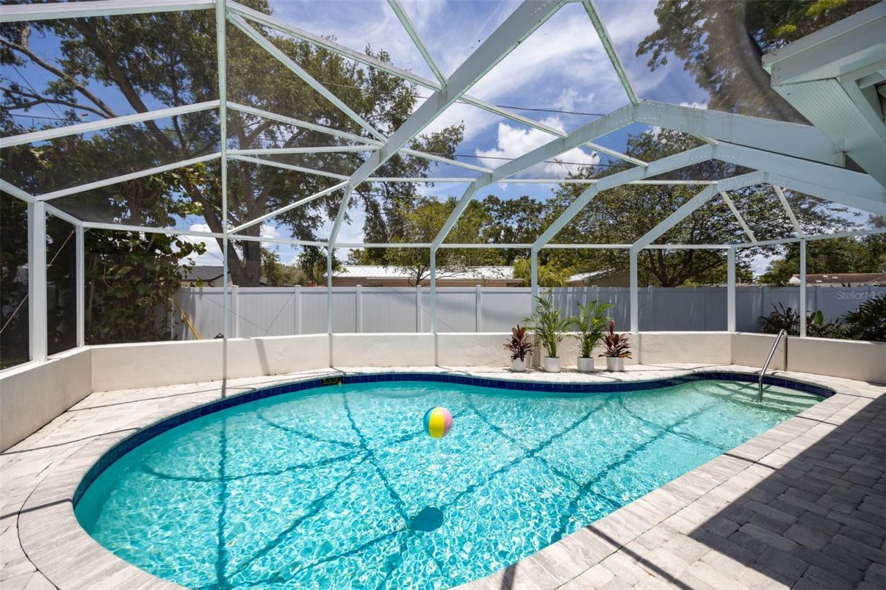 6311 Bahama Shores Drive S, Saint Petersburg, FL 33705 Photo