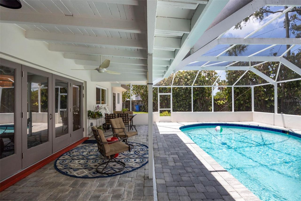 6311 Bahama Shores Drive S, Saint Petersburg, FL 33705 Photo