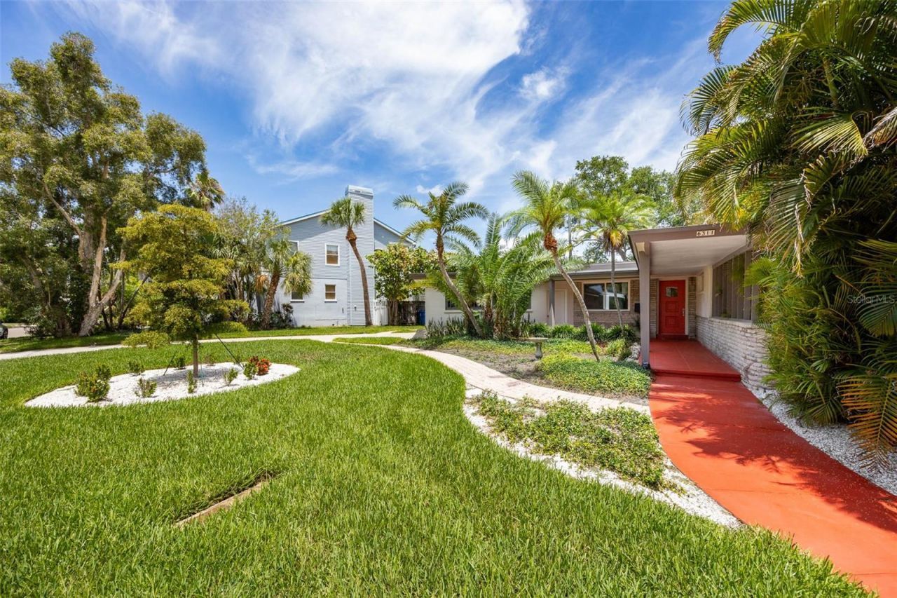 6311 Bahama Shores Drive S, Saint Petersburg, FL 33705 Photo