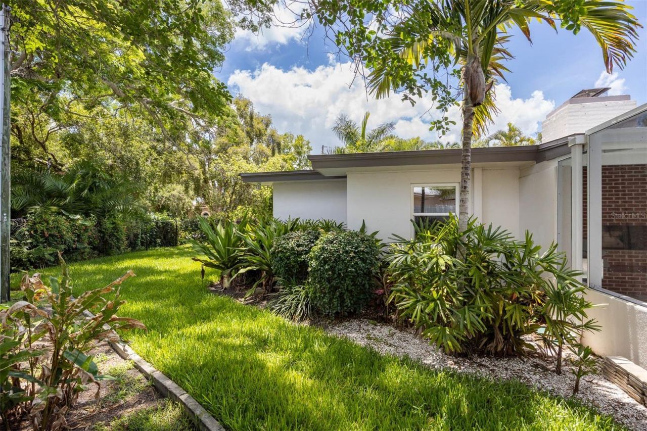 6311 Bahama Shores Drive S, Saint Petersburg, FL 33705 Photo
