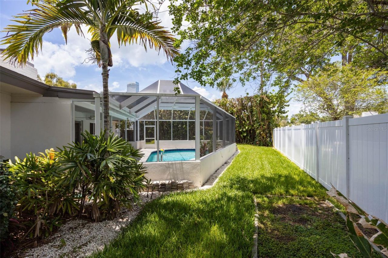 6311 Bahama Shores Drive S, Saint Petersburg, FL 33705 Photo