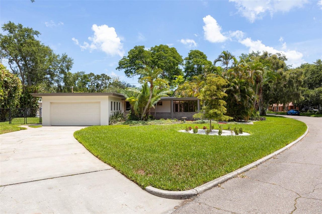 6311 Bahama Shores Drive S, Saint Petersburg, FL 33705 Photo