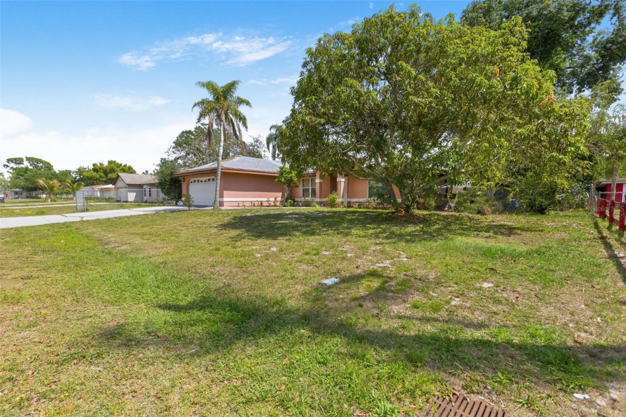 212 65th Avenue Drive W, Bradenton, FL 34207 Photo