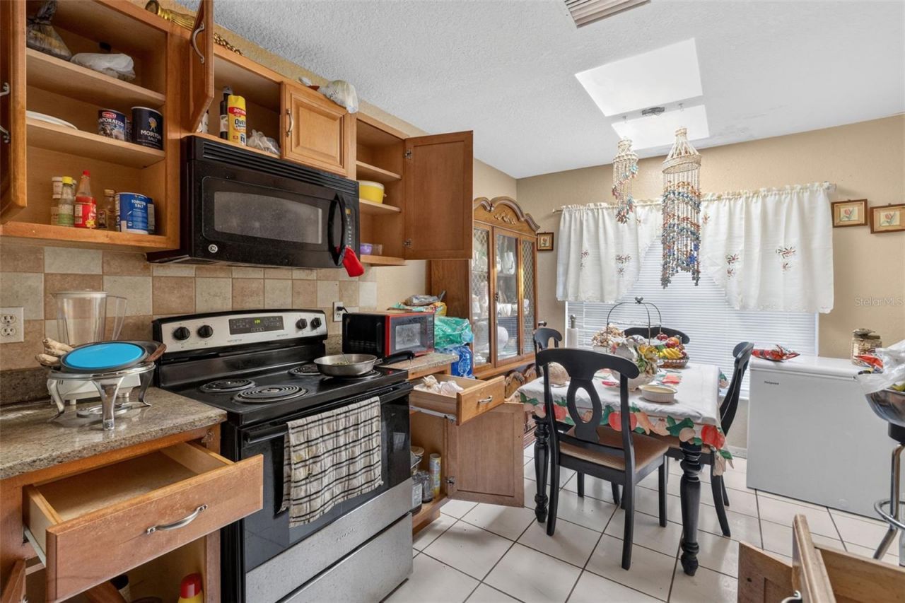 212 65th Avenue Drive W, Bradenton, FL 34207 Photo
