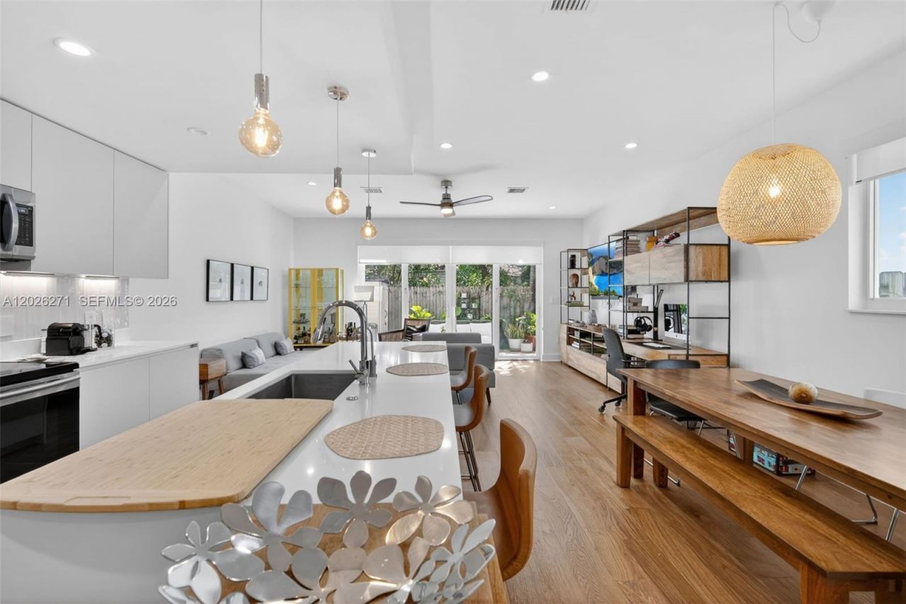 560 SW 6th Ave , Fort Lauderdale, FL 33315 Photo