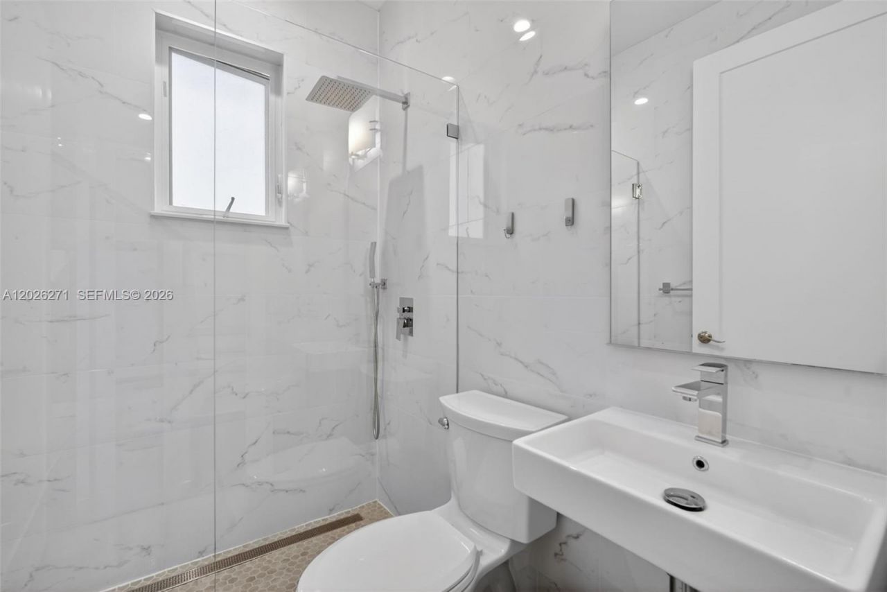 560 SW 6th Ave , Fort Lauderdale, FL 33315 Photo