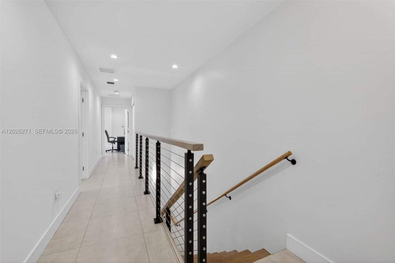 560 SW 6th Ave , Fort Lauderdale, FL 33315 Photo