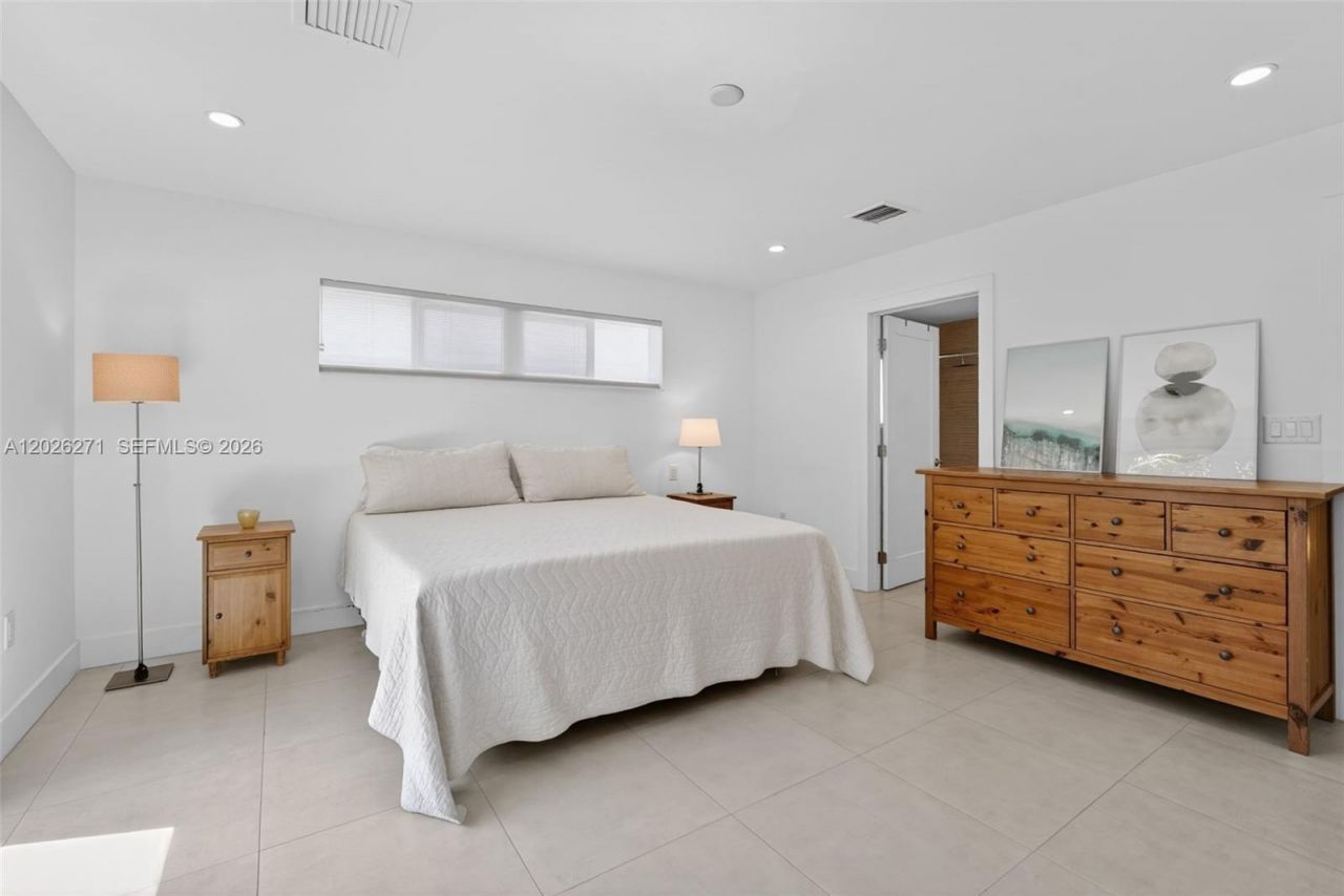 560 SW 6th Ave , Fort Lauderdale, FL 33315 Photo