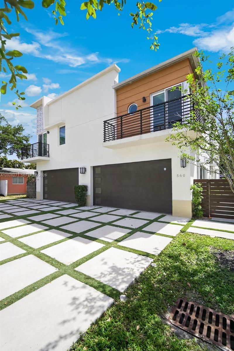 560 SW 6th Ave , Fort Lauderdale, FL 33315 Photo