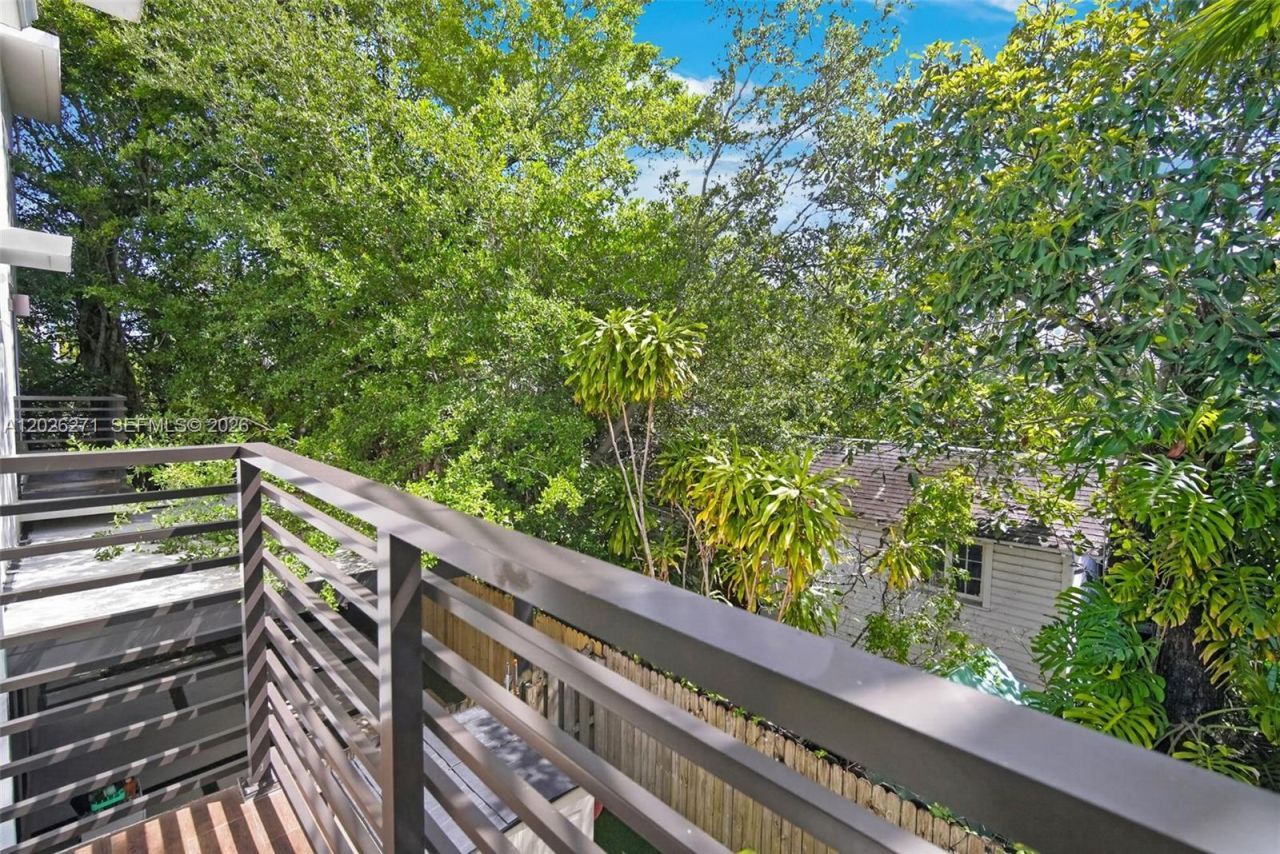 560 SW 6th Ave , Fort Lauderdale, FL 33315 Photo