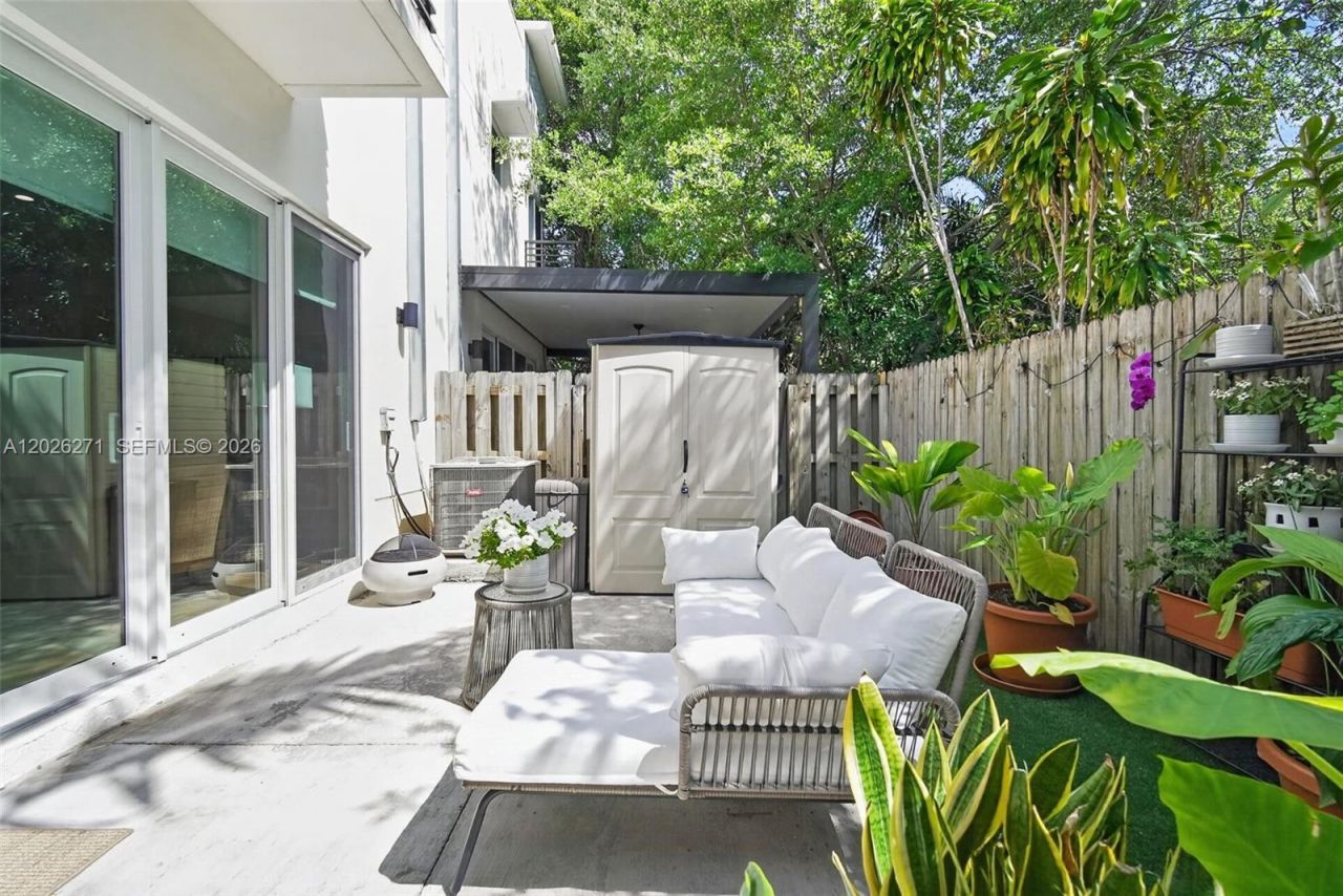 560 SW 6th Ave , Fort Lauderdale, FL 33315 Photo
