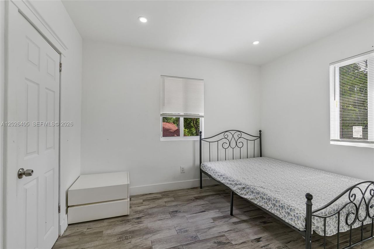 2275 NW 30th St , Miami, FL 33142 Photo