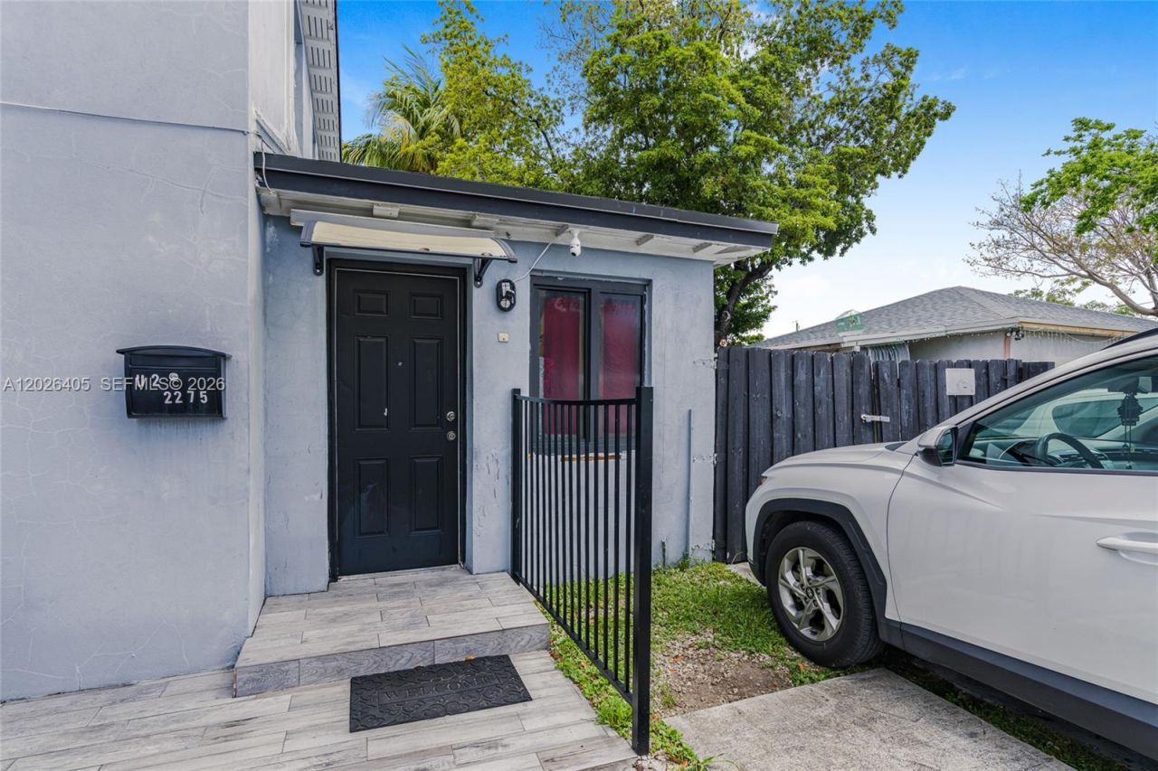 2275 NW 30th St , Miami, FL 33142 Photo