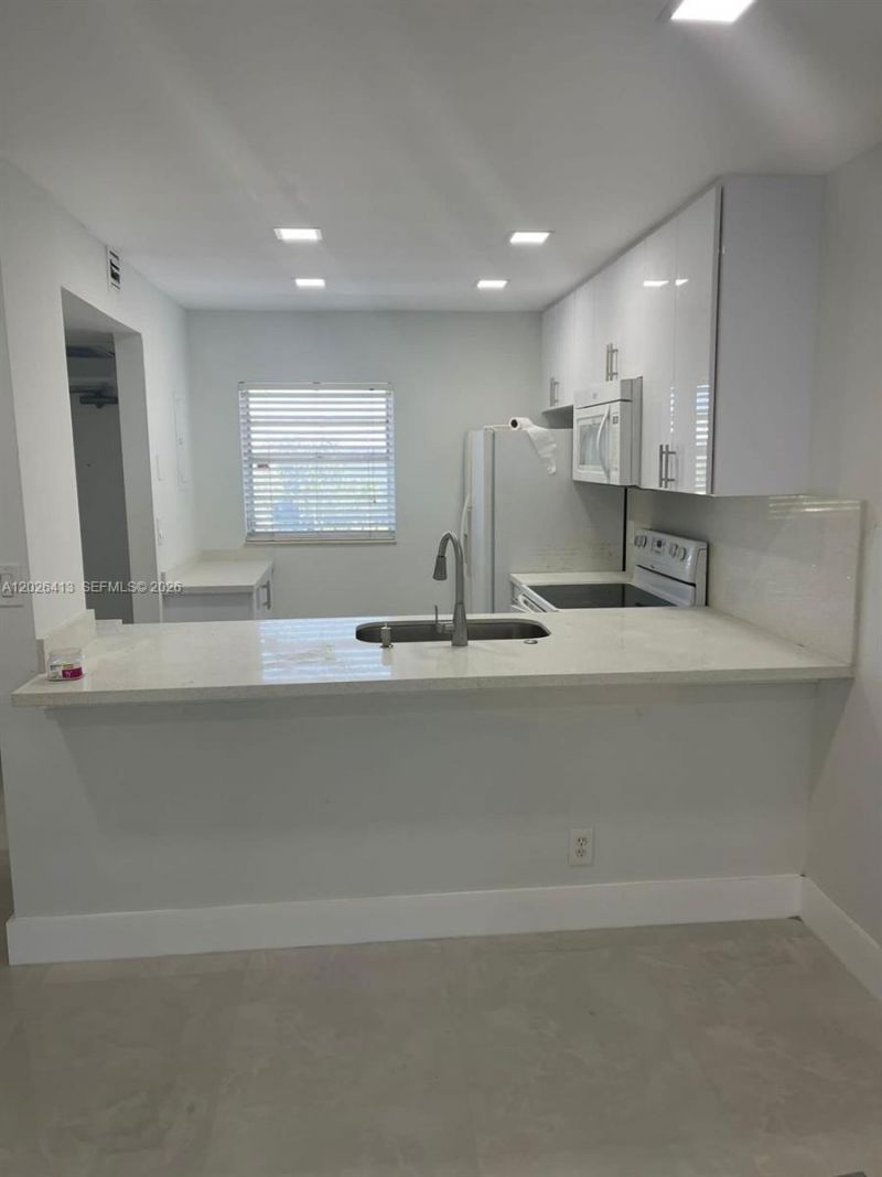 9460 Tangerine Pl , Unit 404, Davie, FL 33324 Photo