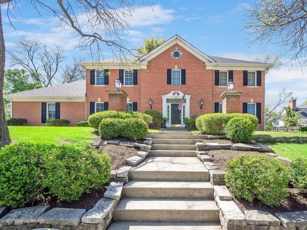 800 W 7th Street , Hinsdale, IL 60521
