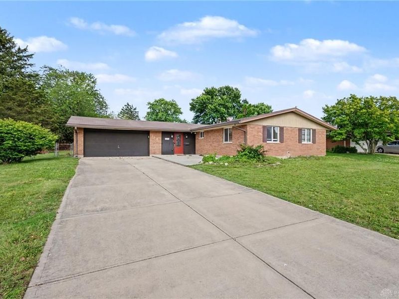 478 Coronado Drive, Fairborn, OH 45324 Photo 2