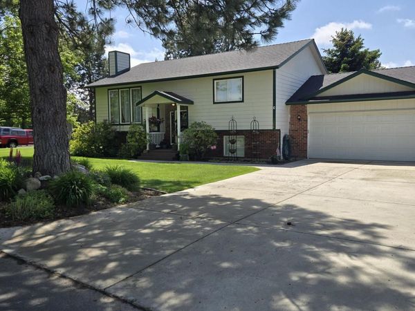 1306 E 3rd Ave, Deer Park, WA 99006