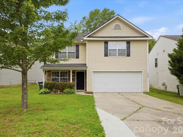 7143 Wandering Creek Drive , Charlotte, NC 28216
