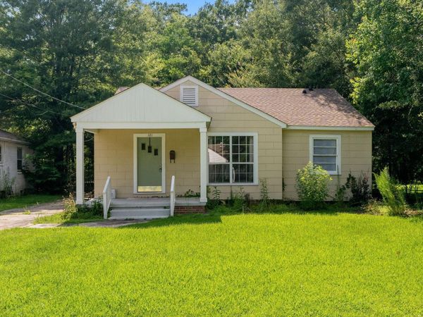 121 S 20th Ave., Hattiesburg, MS 39401