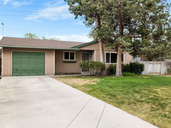 947 SE 6th Street, Bend, OR 97702