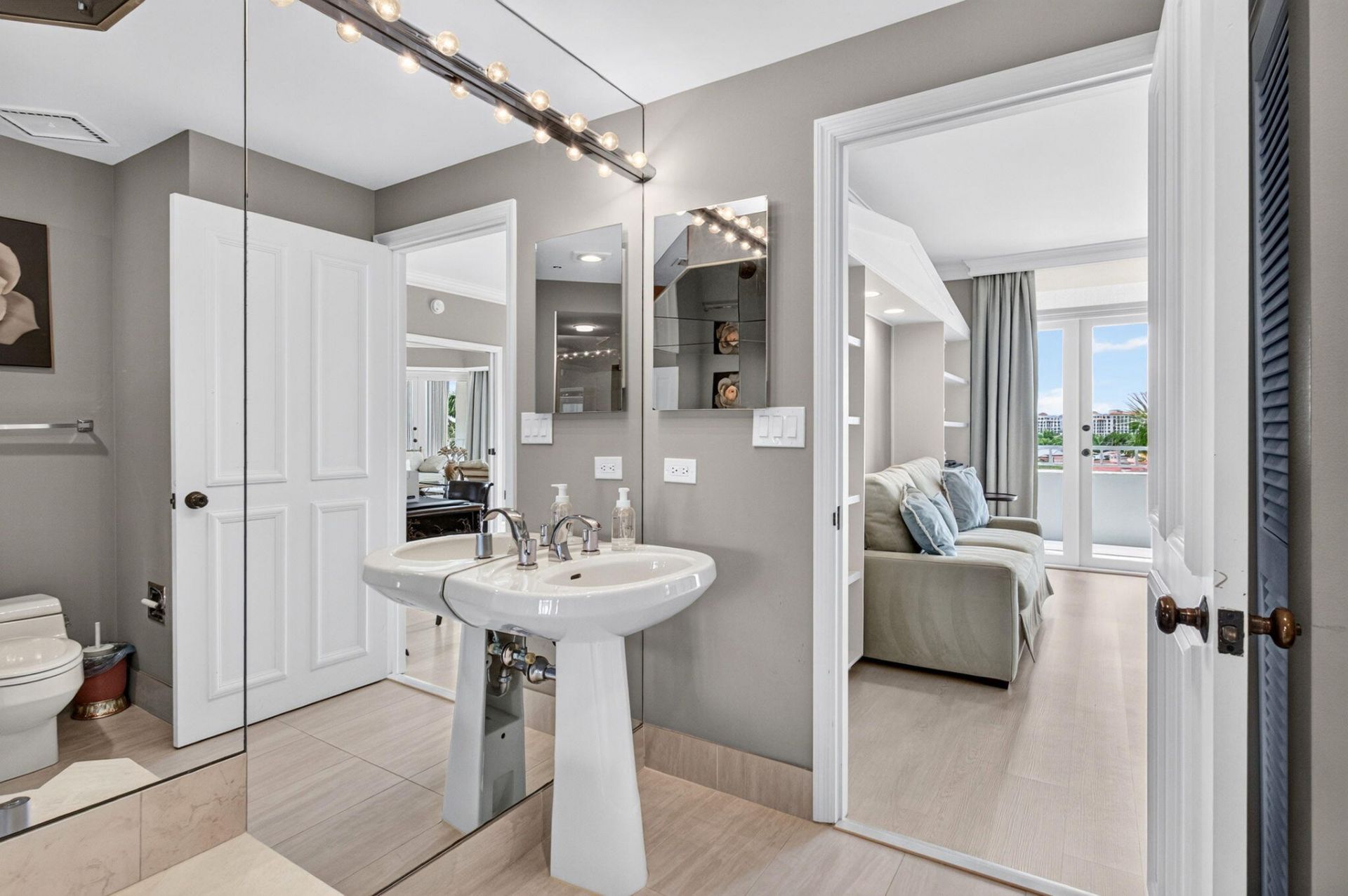 300 SE 5th Avenue, Unit 6160, Boca Raton, FL 33432 Photo