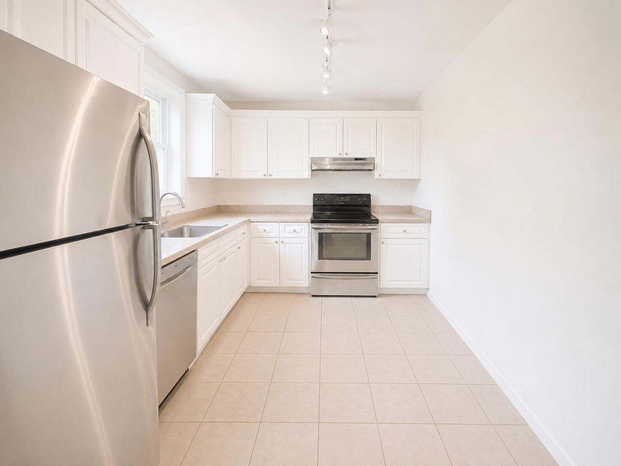 711 N Pine Island Road, Unit 204, Plantation, FL 33324 Photo