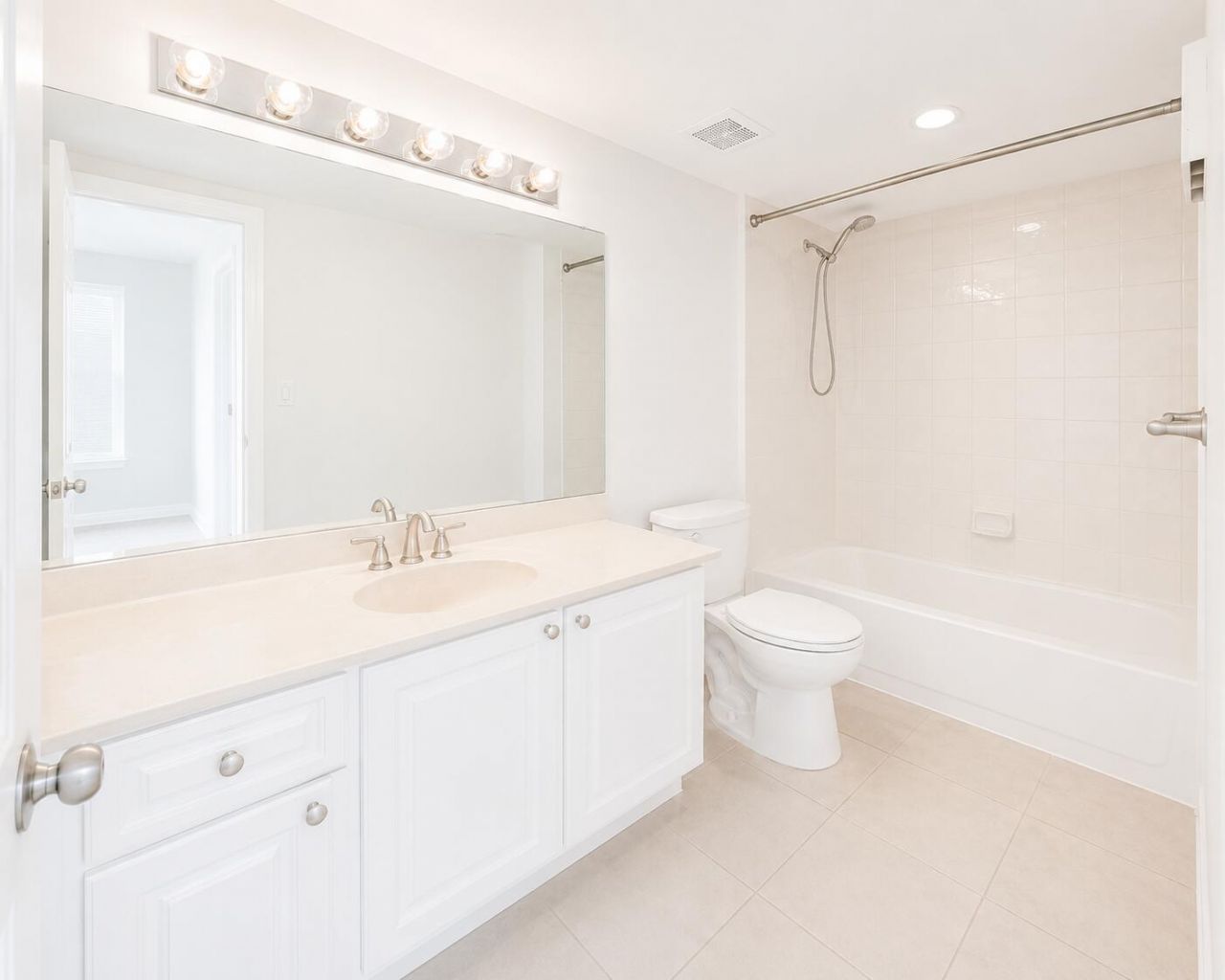 711 N Pine Island Road, Unit 204, Plantation, FL 33324 Photo
