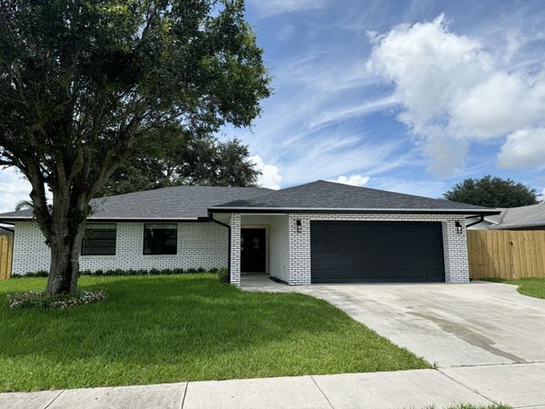 158 Cordoba Circle, Royal Palm Beach, FL 33411