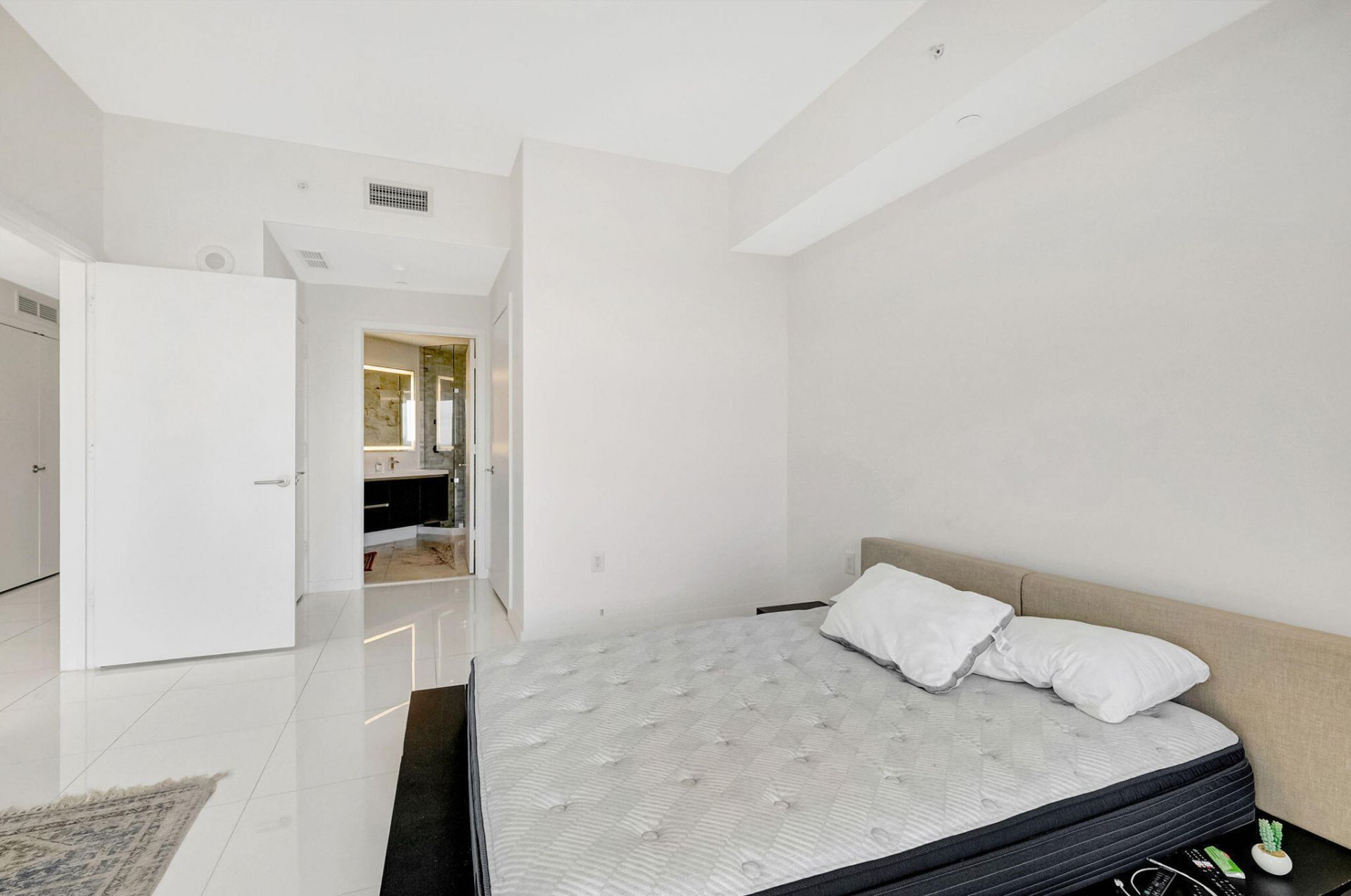 851 NE 1st Avenue, Unit 1604, Miami, FL 33132 Photo