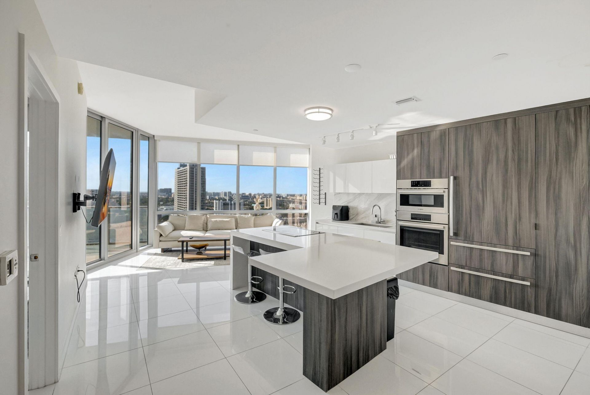 851 NE 1st Avenue, Unit 1604, Miami, FL 33132 Photo
