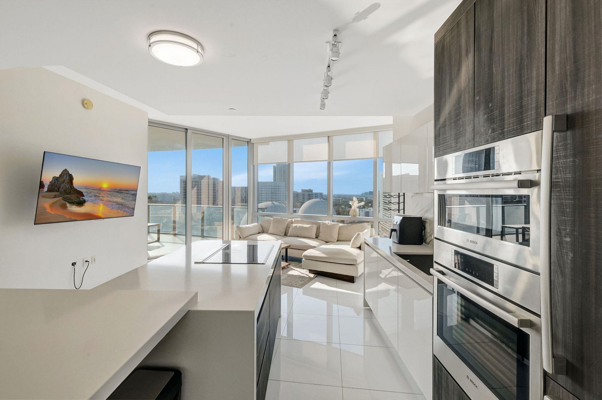 851 NE 1st Avenue, Unit 1604, Miami, FL 33132 Photo