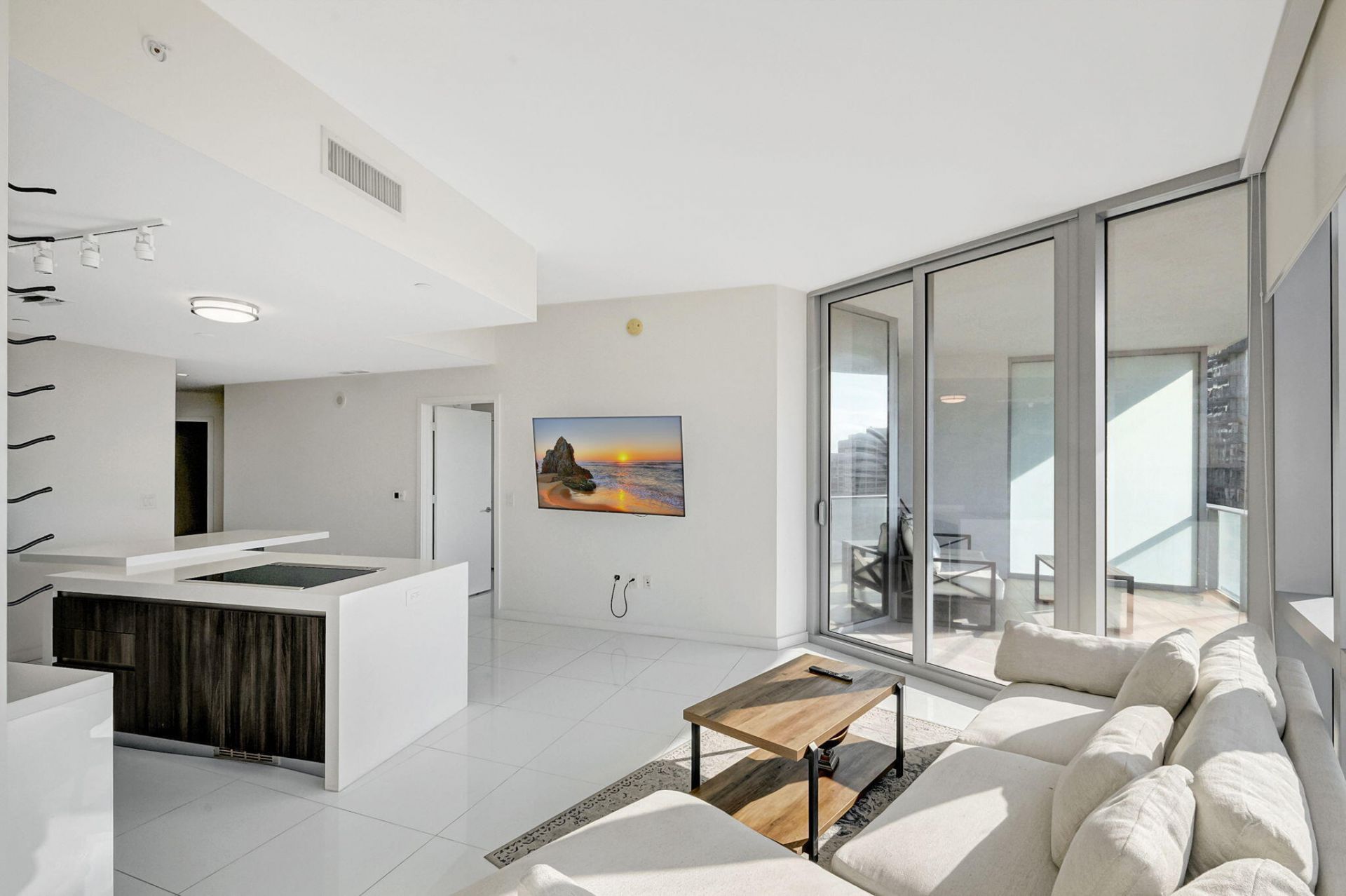 851 NE 1st Avenue, Unit 1604, Miami, FL 33132 Photo