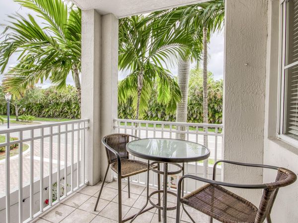 11010 Legacy Drive, Unit 206, Palm Beach Gardens, FL 33410