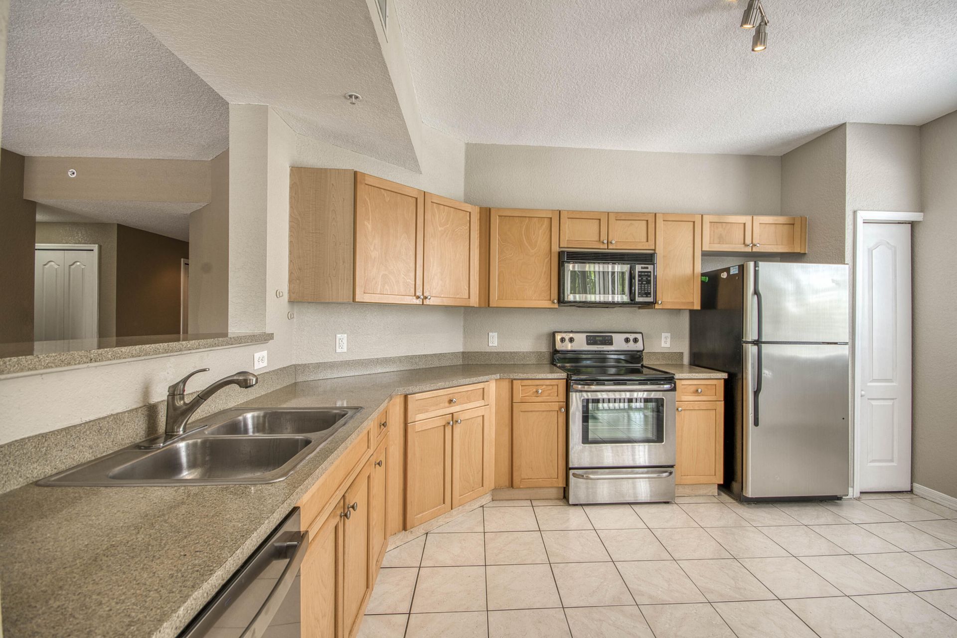 11010 Legacy Drive, Unit 206, Palm Beach Gardens, FL 33410 Photo