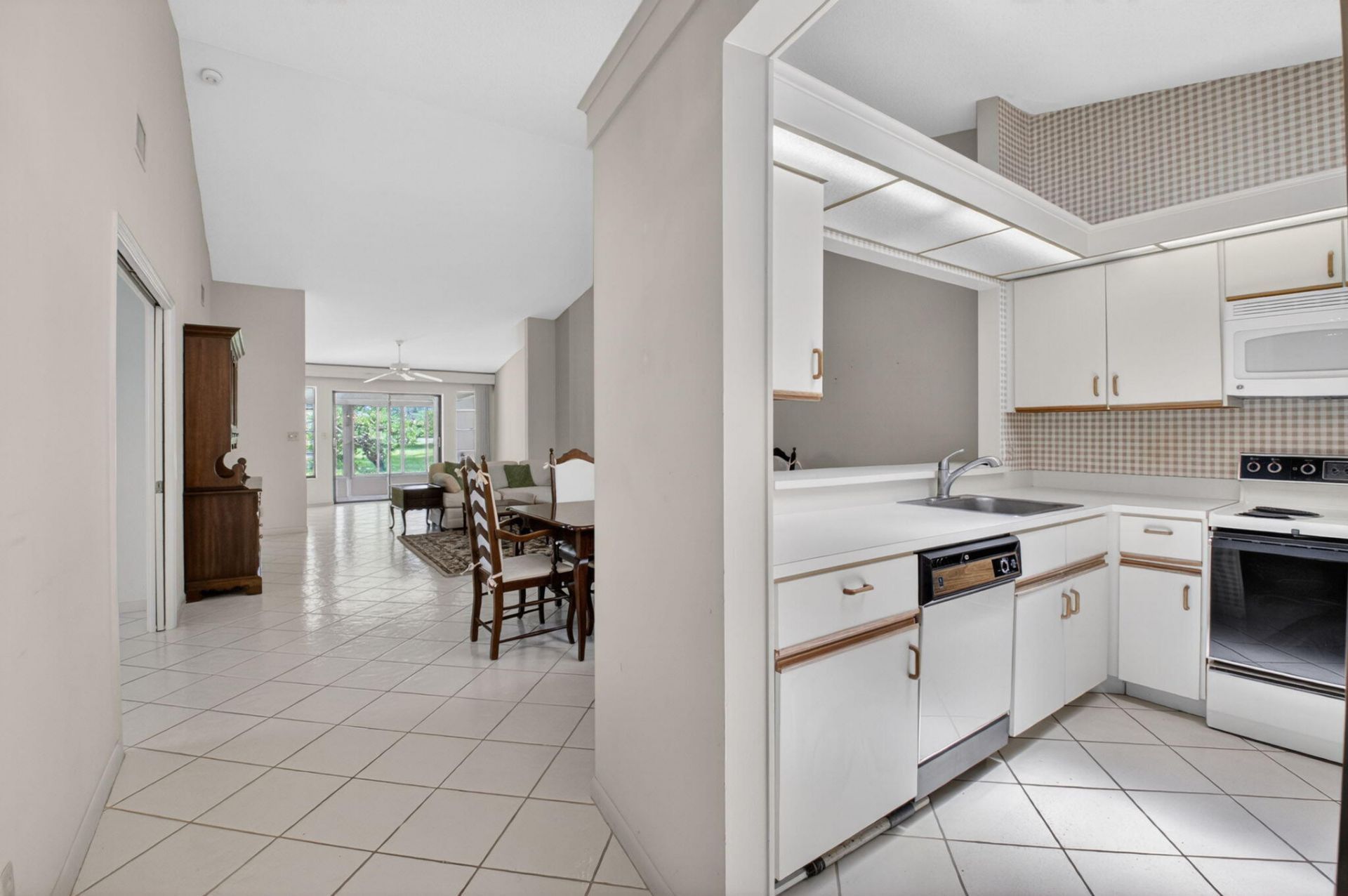 10939 Roebelini Palm Court, Unit A, Boynton Beach, FL 33437 Photo