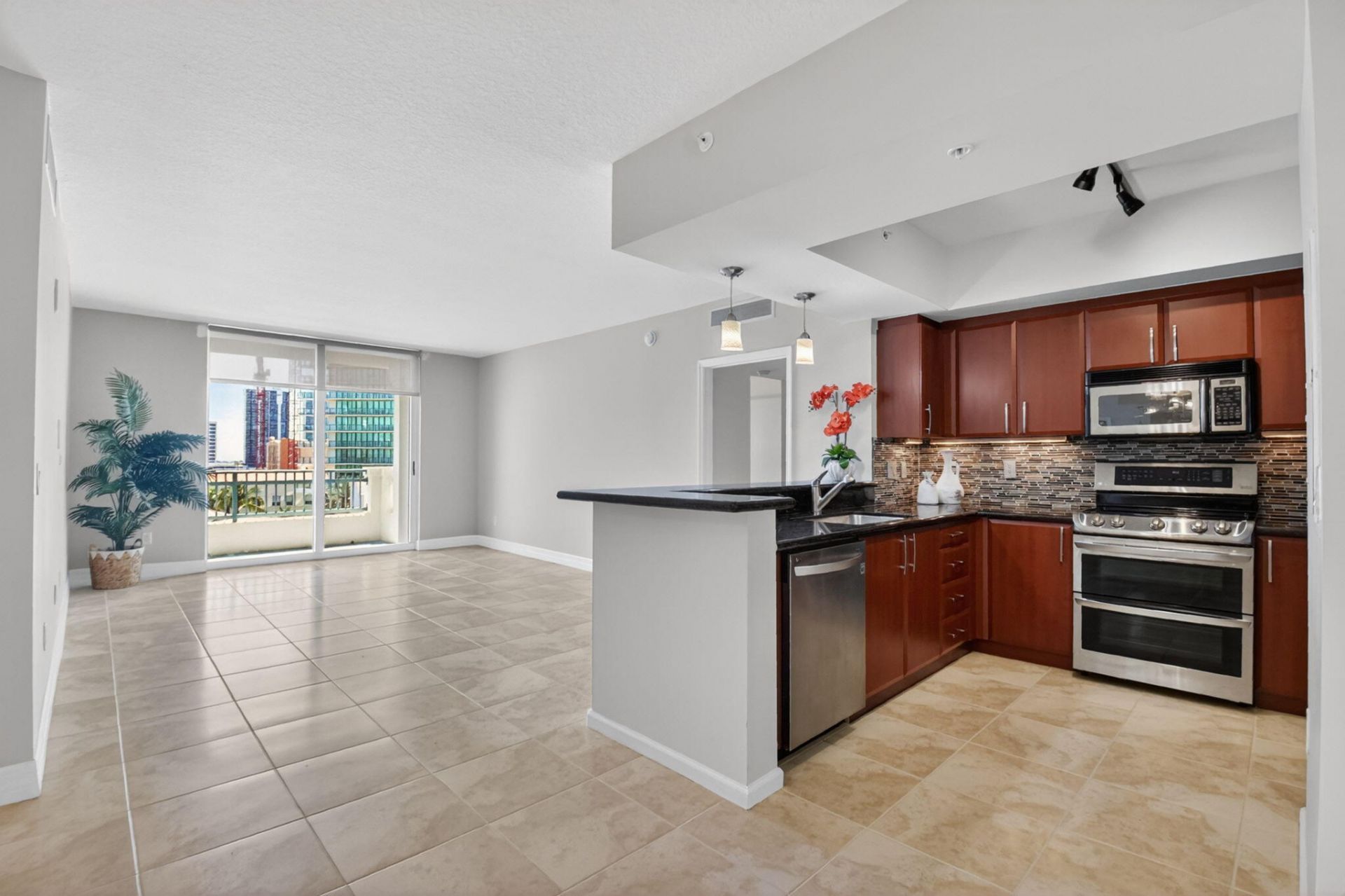 403 S Sapodilla Avenue, Unit 511, West Palm Beach, FL 33401 Photo