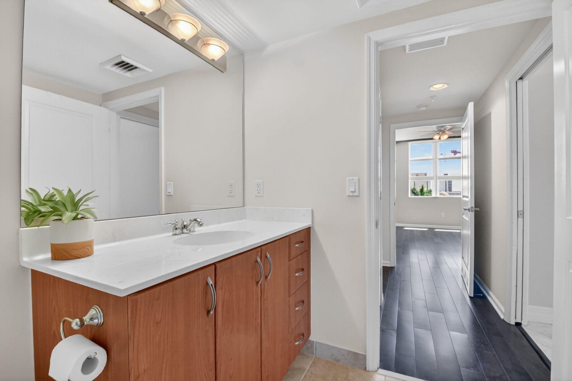 403 S Sapodilla Avenue, Unit 511, West Palm Beach, FL 33401 Photo